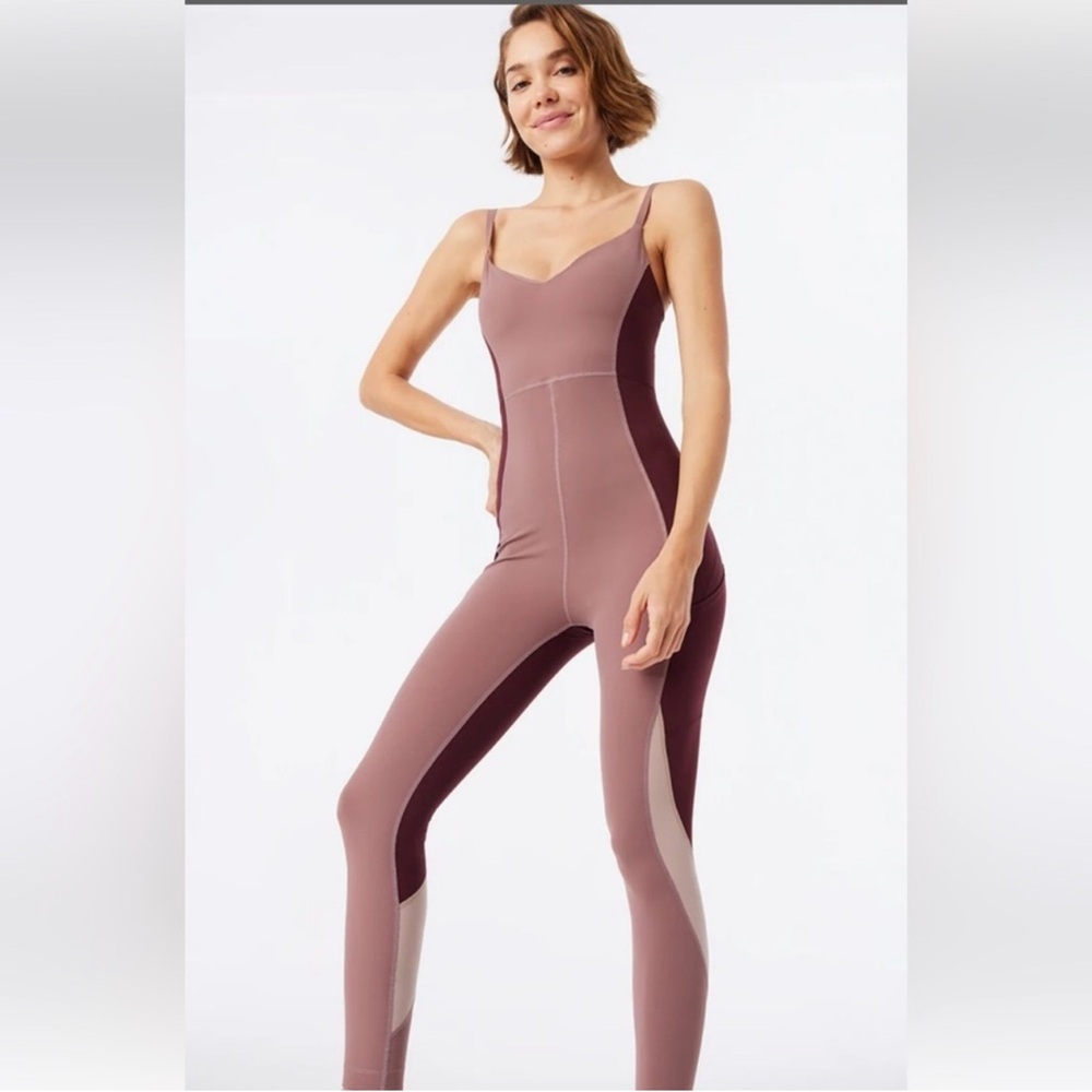 Outdoor Voices Zoom full length body suit in mauve and burgundy